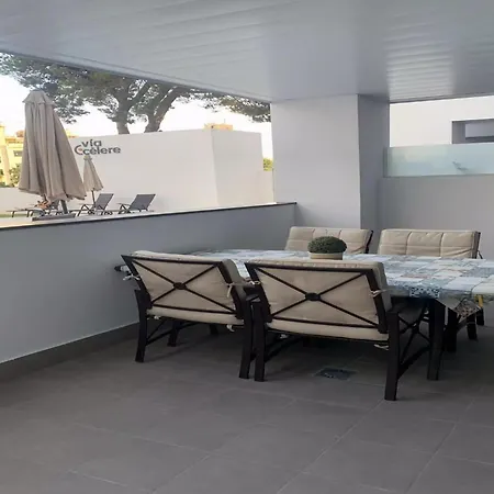 Lovely Holiday In With Shared Pool